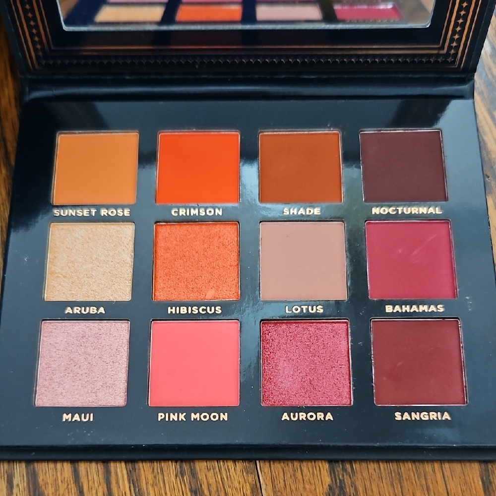 Eyeshadow Palette with Vibrant Shades